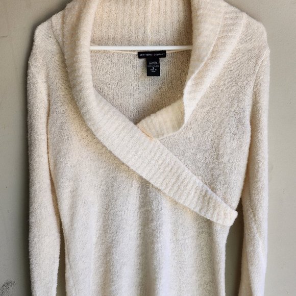 Sweater - Picture 1 of 3